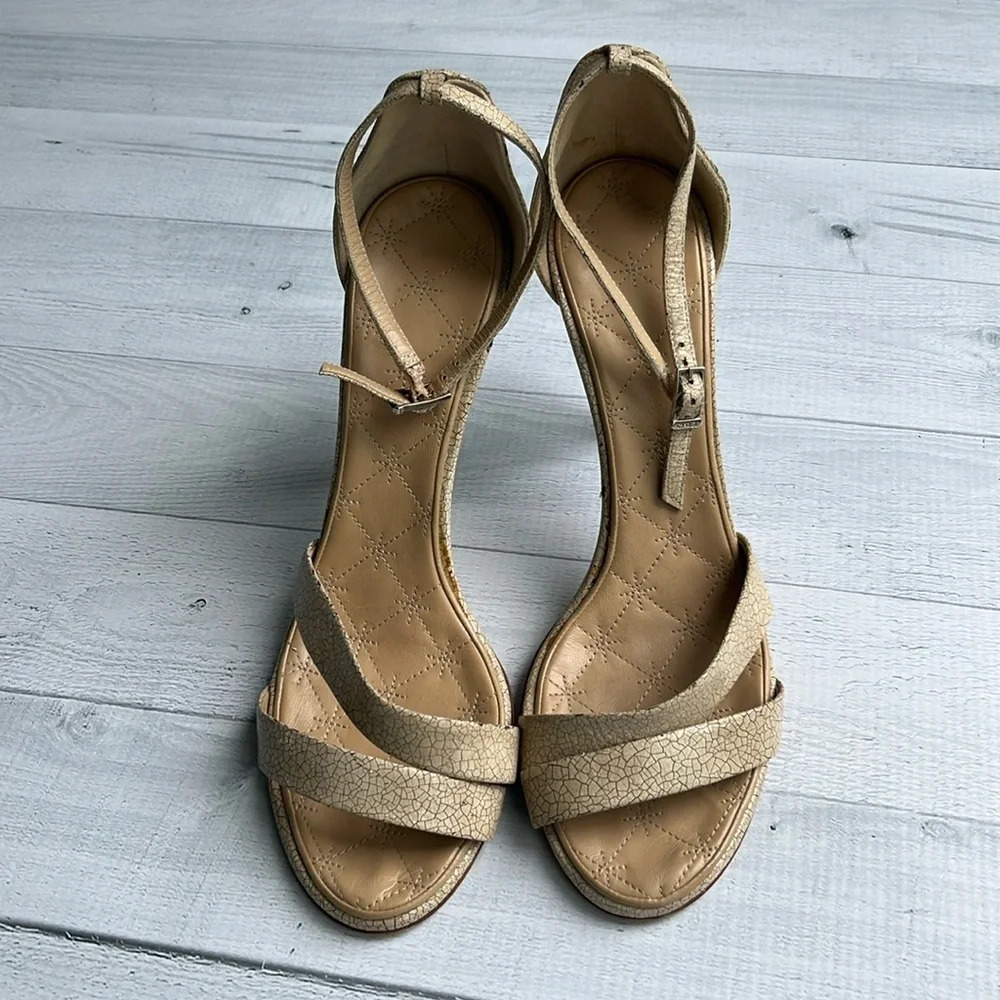 Vintage CHANEL 2005 D’Orsay Beige Pumps Size 38/8 - Picture 3 of 14